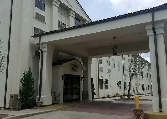 Spark By Hilton South Hotel 3*